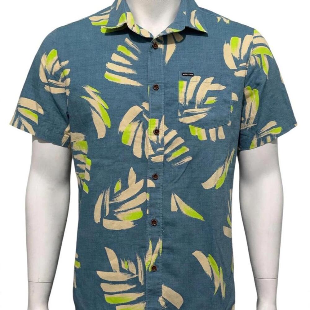 Volcom Mens Short Sleeve Button Up Shirt with Green and Beige Leaf Print Size: L